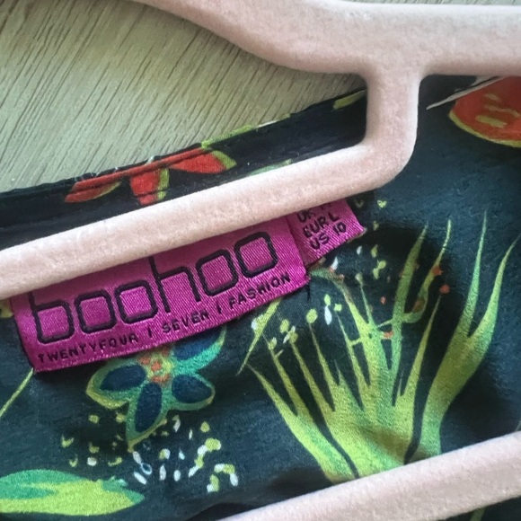 Floral Satin Long Sleeve Romper Size 10 - Picture 5 of 11